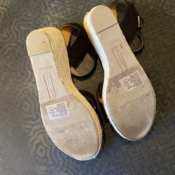 American Eagle black suede jute wedgies - Picture 4 of 4